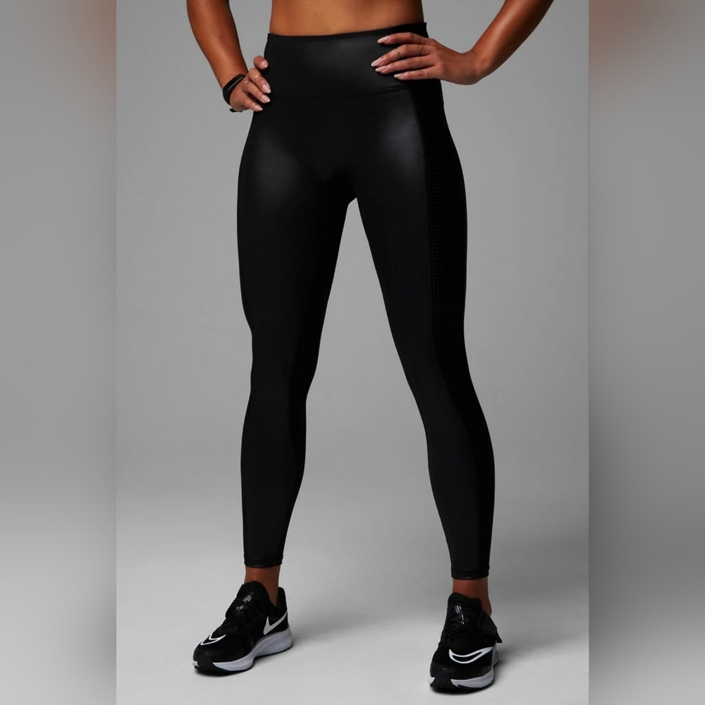 🖤 Fabletics High Shine Leggings